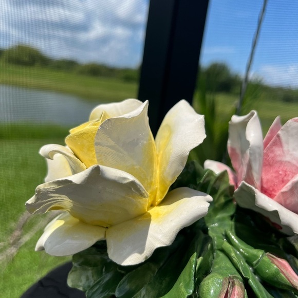 Capodimonte Porcelain Flower Rose Bouquet Basket Centerpiece Vintage - Picture 7 of 17